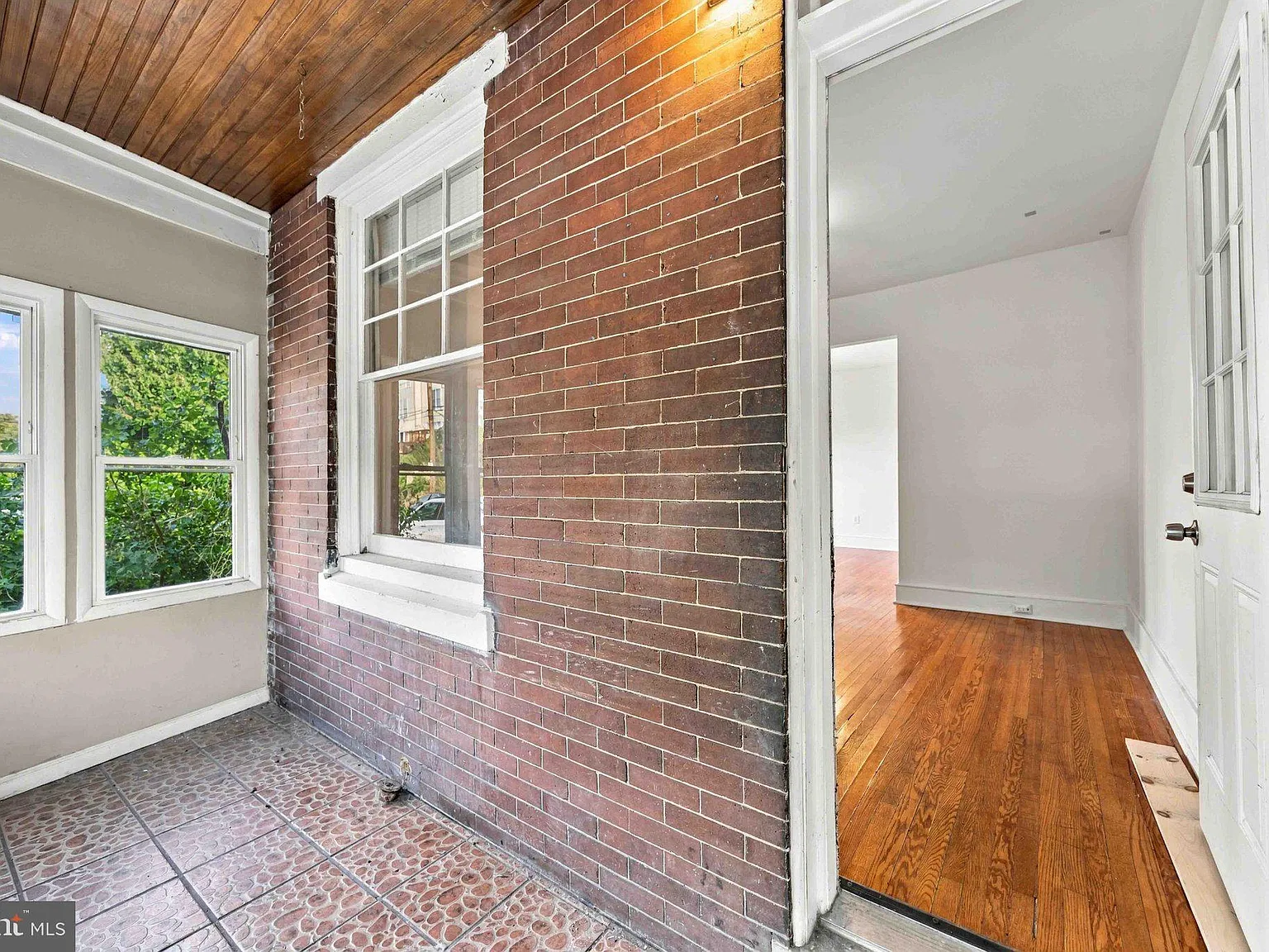 3 bed, 1.5 bath, 1246 sqft, $2,200 — Photo 3