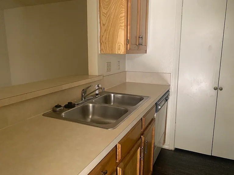 2612 Bolivar St — Photo 9
