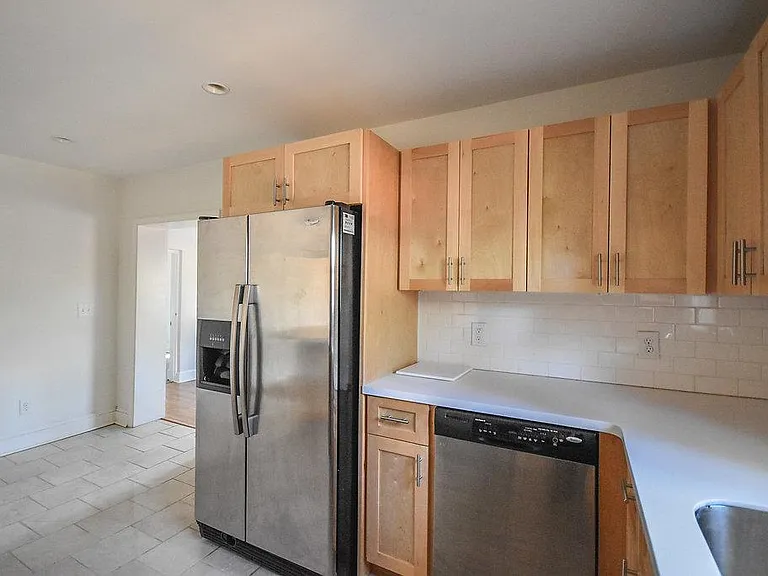 190 Midland Rd — Photo 4