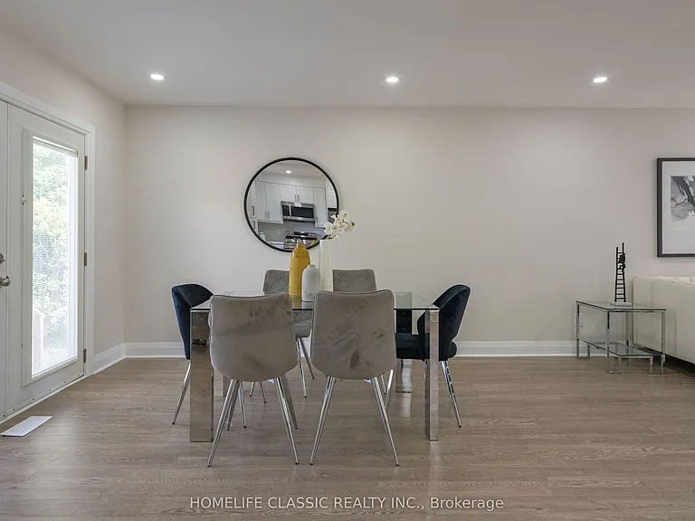 32 Rosenfeld Dr — Photo 12