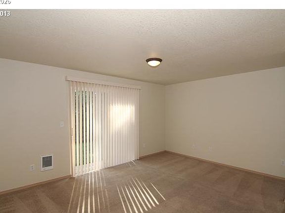 5th image of 1552 E 3rd St