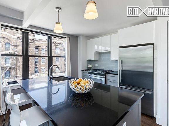 2nd image of 341 Eastern Pkwy APT 2D