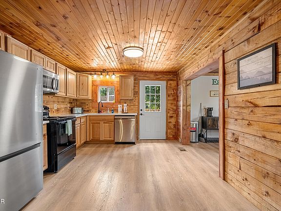 5th image of 3009 Crestview Ct