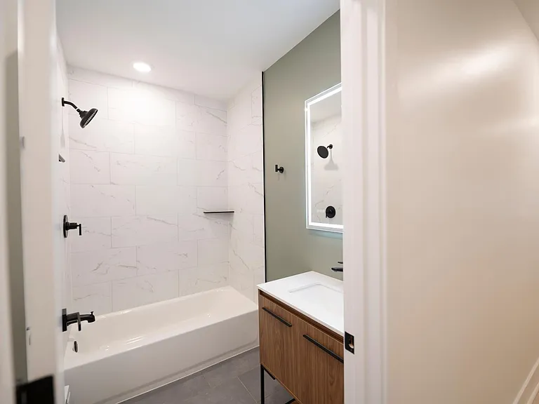 4902 Chestnut St #201 — Photo 10