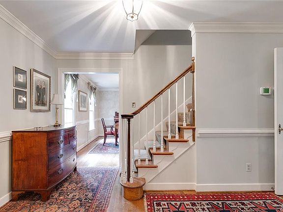 4th image of 409 Wishart Ct