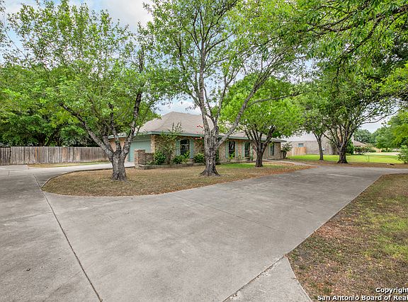 3rd image of 132 Las Brisas Blvd