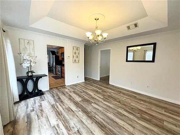 4th image of 5718 Vermillion Blvd