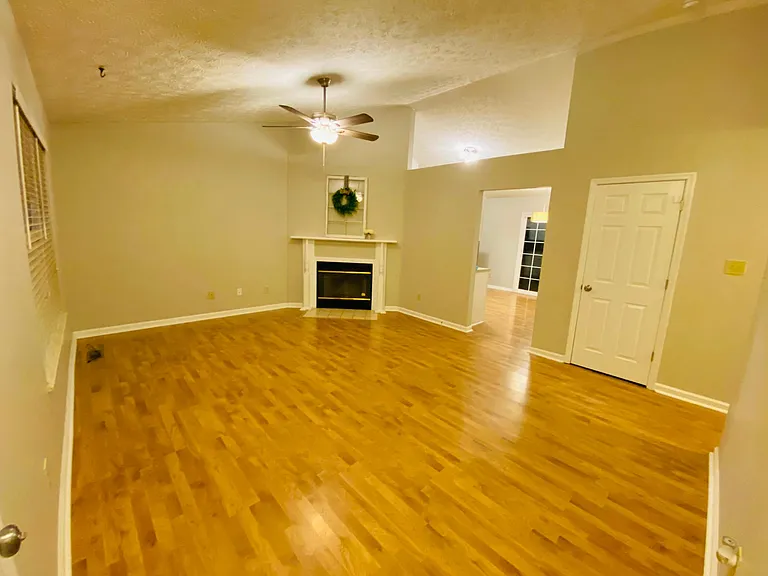 6033 Waterbury Ln — Photo 3
