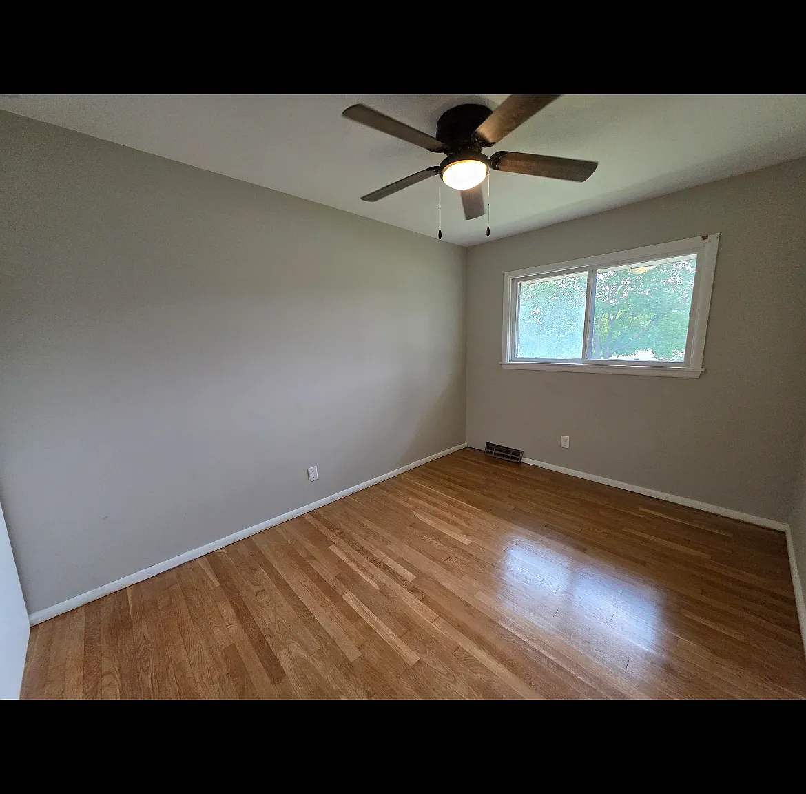 8534 W Villard Ave — Photo 3