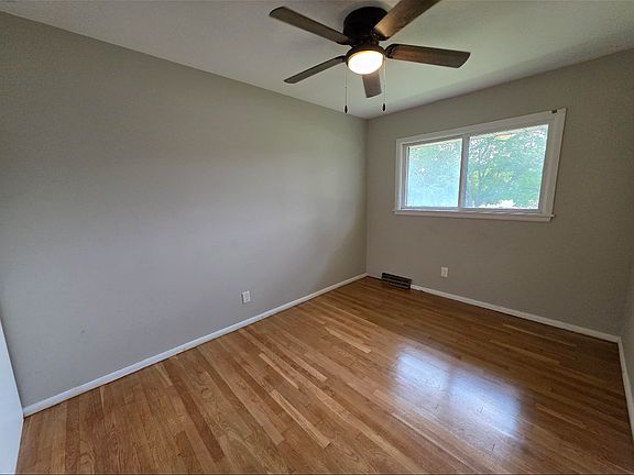 3rd image of 8534 W Villard Ave