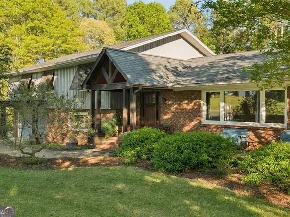 110 Mystic Cove Ln, Townville, SC 29689