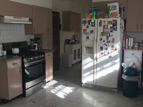5th image of 2908 N Albany Ave #1