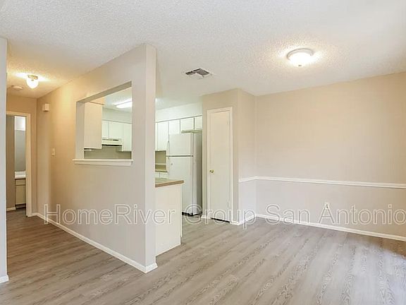 4th image of 7515 Oak Chas
