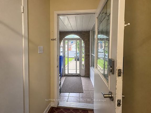2nd image of 168 Mabley Cres
