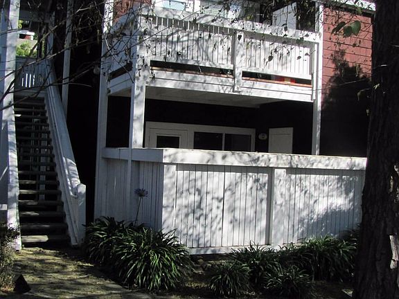 3rd image of 121 Marina Lakes Dr