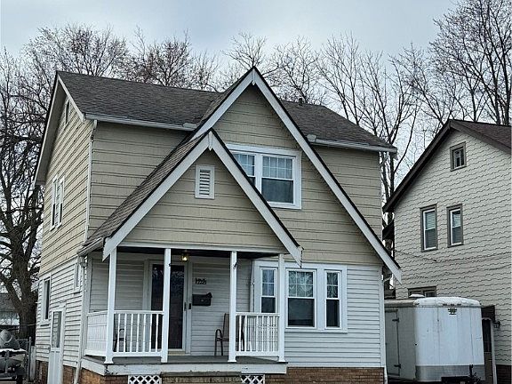 2nd image of 2225 Tuxedo Ave