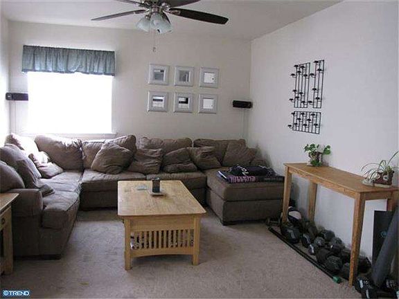 4th image of 11 Ann Marie Ct