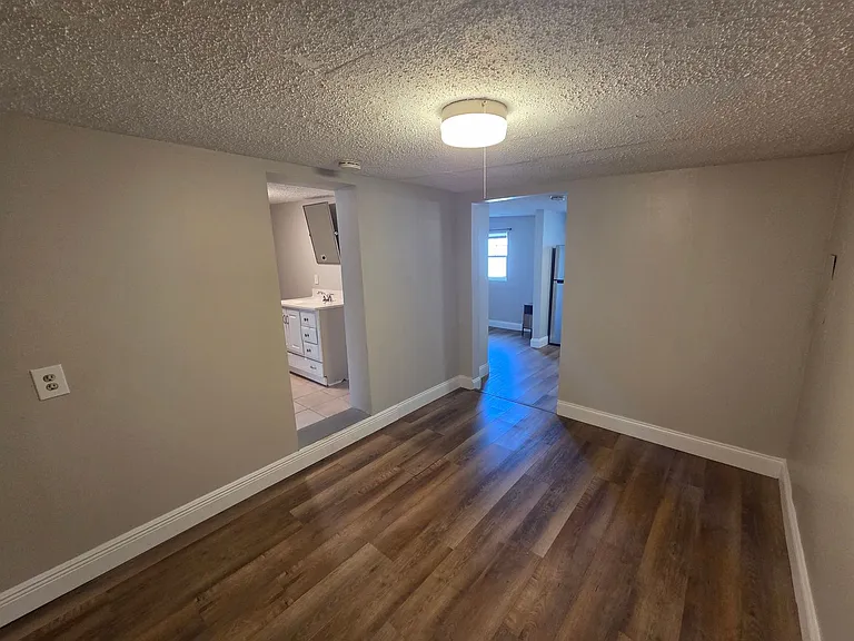 1525 Oak Ave — Photo 9