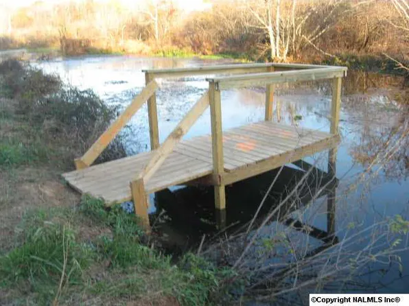 134 Easy St, Hazel Green, AL 35750