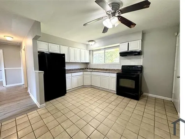 1151 Cove Ln, Saint Louis, MO 63138