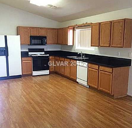 4th image of 10130 Turret Peak Ave