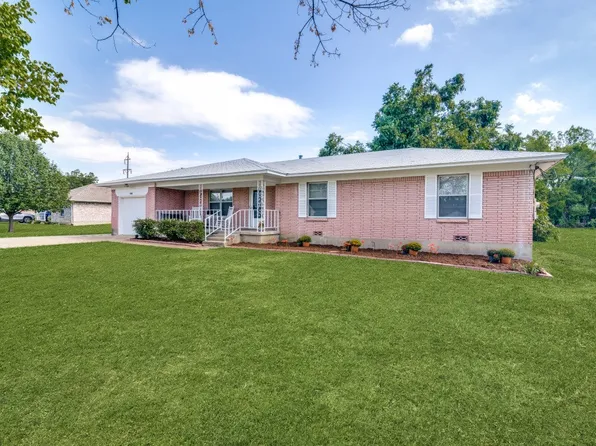 908 N Houston St, Royse City, TX 75189