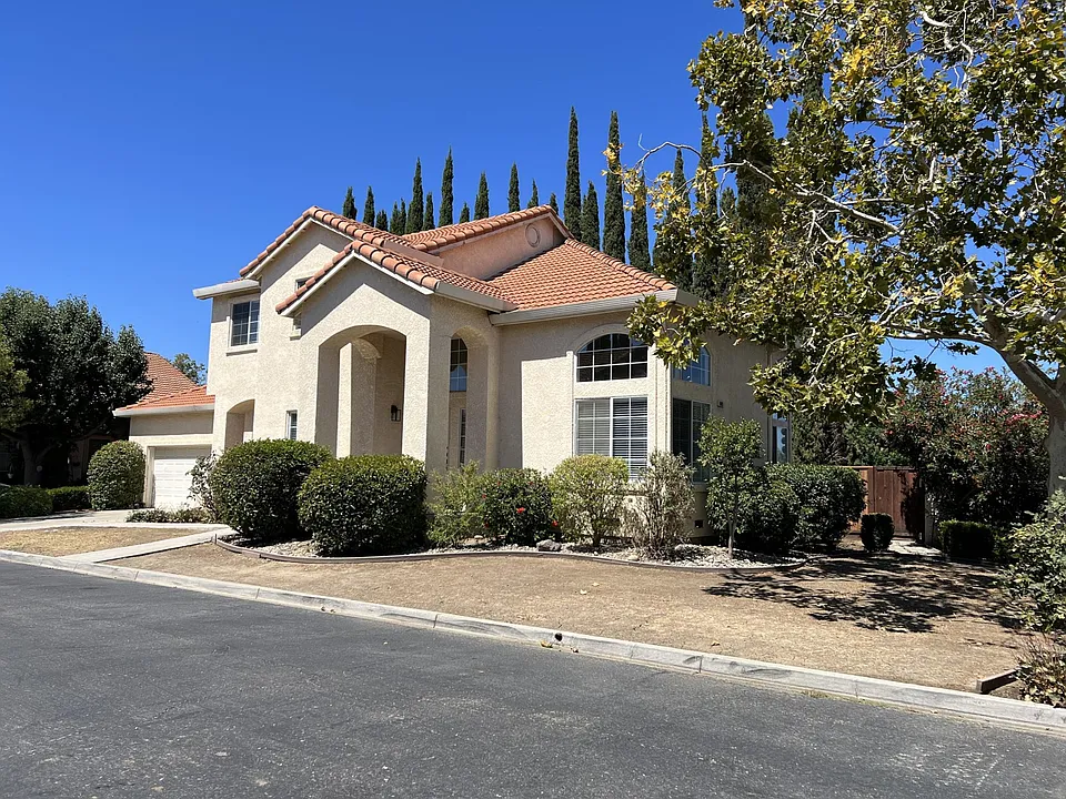 895 Griffith Ln