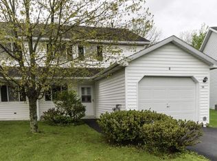 26 Marsdale Ct, Selkirk, NY 12158