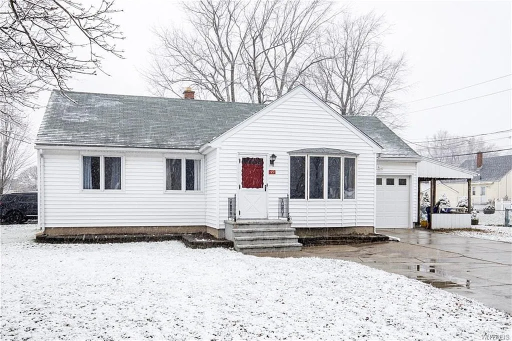 49 Fremont Ave photo 1
