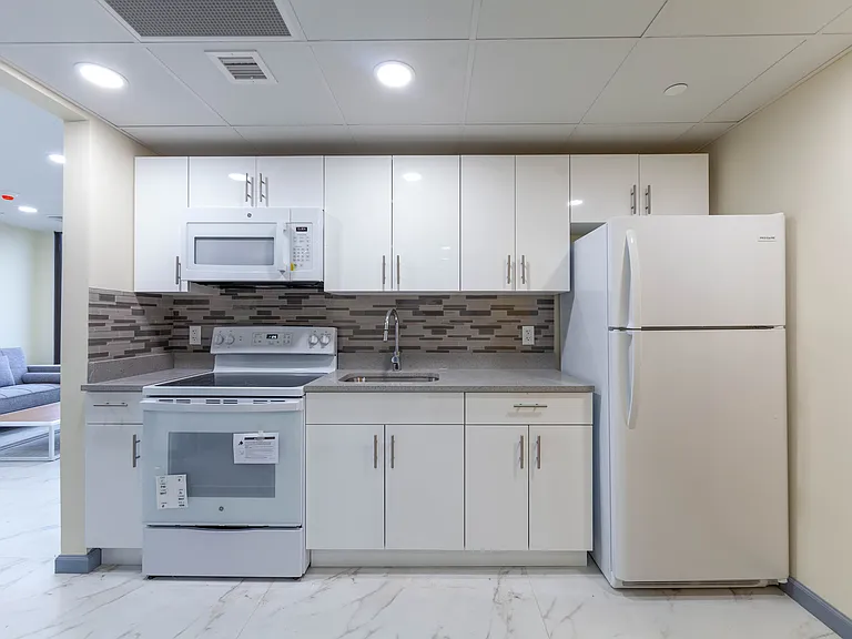 216 N River St #201 — Photo 9