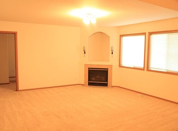 3rd image of 17410 90th Ave E