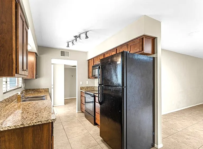 1702 E Gaylon Dr — Photo 13