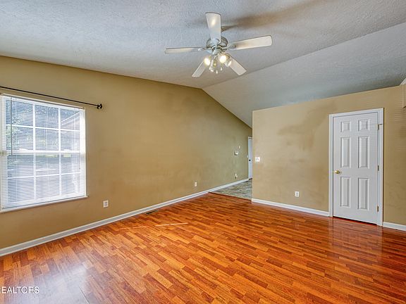 3rd image of 4515 Lonas Dr