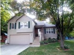 10 Summerset Dr, Mackinaw, IL 61755
