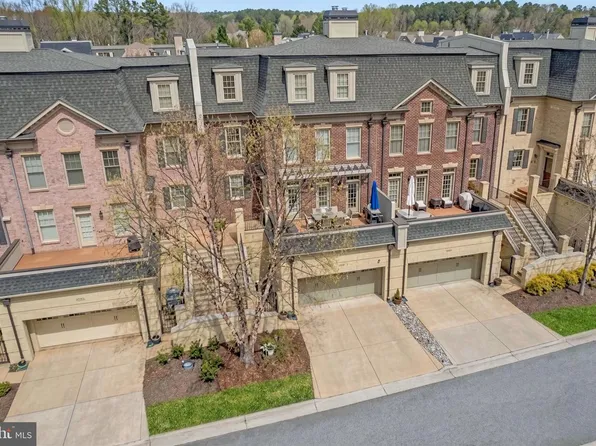 604 River Mist Dr, Oxon Hill, MD 20745