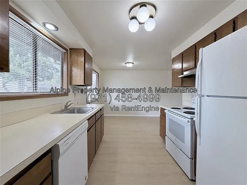 2 bed, 1.0 bath, 872 sqft, $1,495 — Photo 3