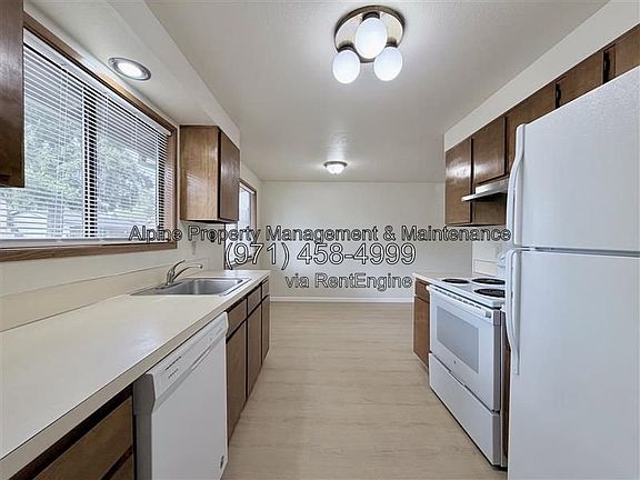 3rd image of 238 NE 143rd Ave
