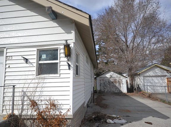 2nd image of 225 E 14th St