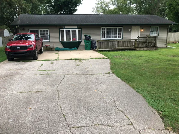 2432 Lilac Ave, Niles, MI 49120