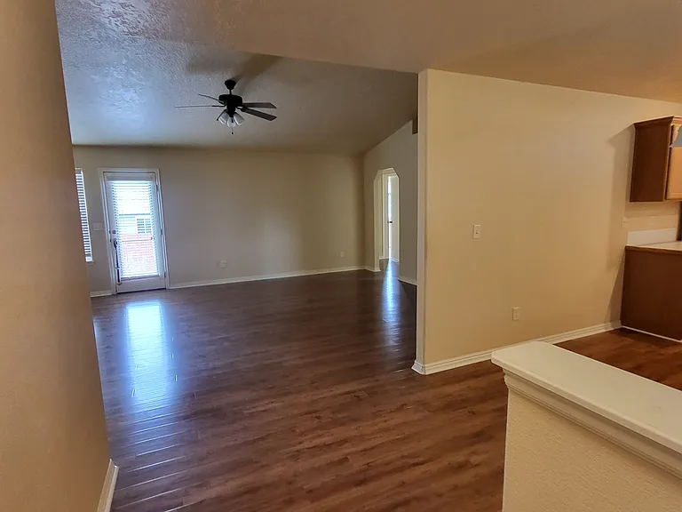 987 Concord St — Photo 2