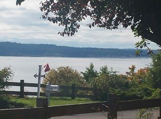 35 Silver Beach Dr, Steilacoom, WA 98388