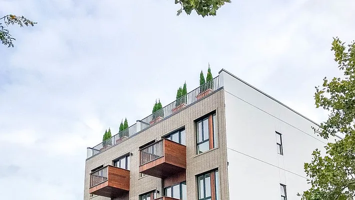 Rented by Nooklyn NYC LLC | media 45