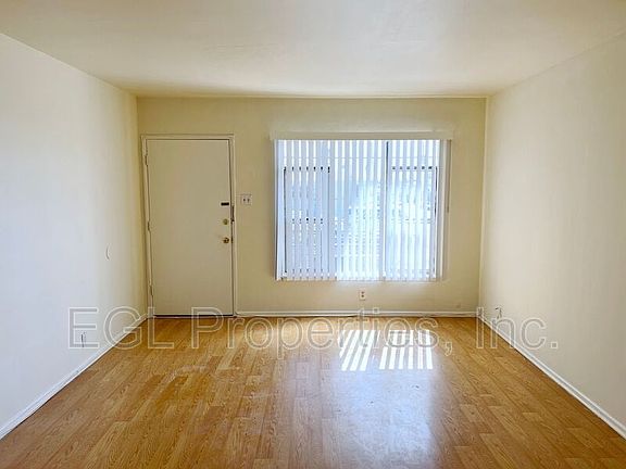 4th image of 5918 S West Blvd #3