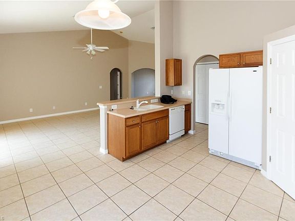 4th image of 17 NW 32nd Pl