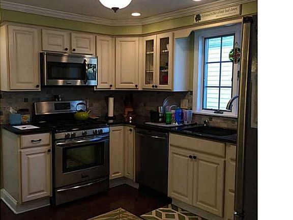 5th image of 181 Whitehall Ave