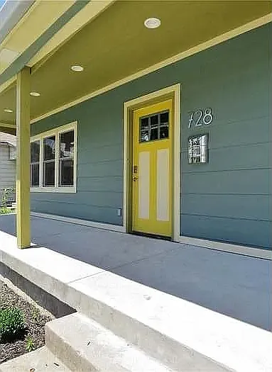 728 E Minnesota St — Photo 2