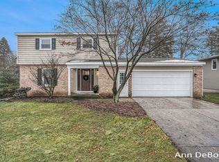 1706 Sherwood Dr SE, Grand Rapids, MI 49506