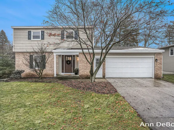 1706 Sherwood Dr SE, Grand Rapids, MI 49506