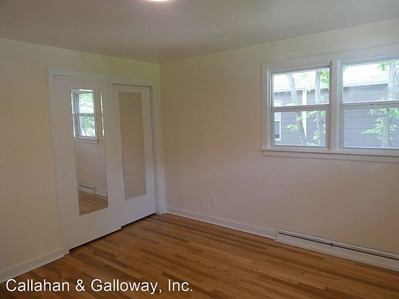 3rd image of 305 North Blvd #B