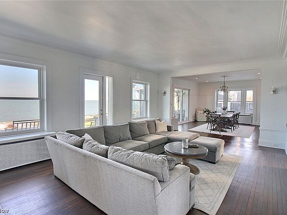 2nd image of 10311 Lake Shore Blvd